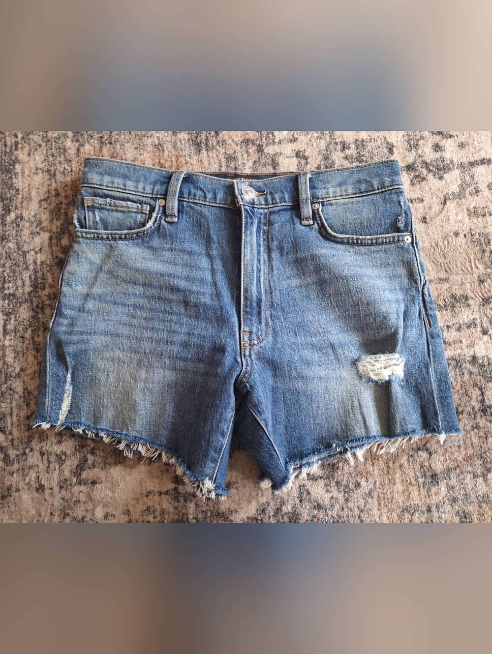 Hudson Devon Jean Shorts. Like New. Sz 26